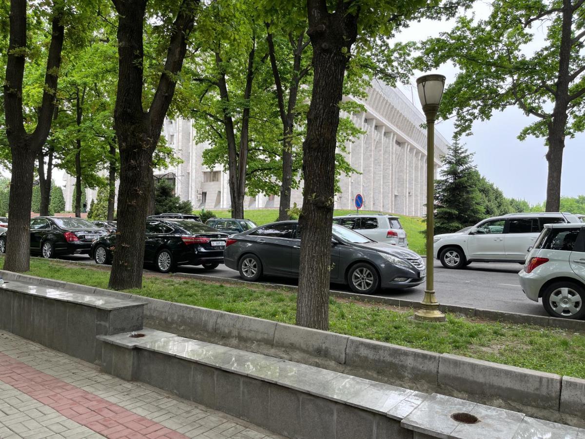 Logvinenko Apartment Bishkek Exterior foto